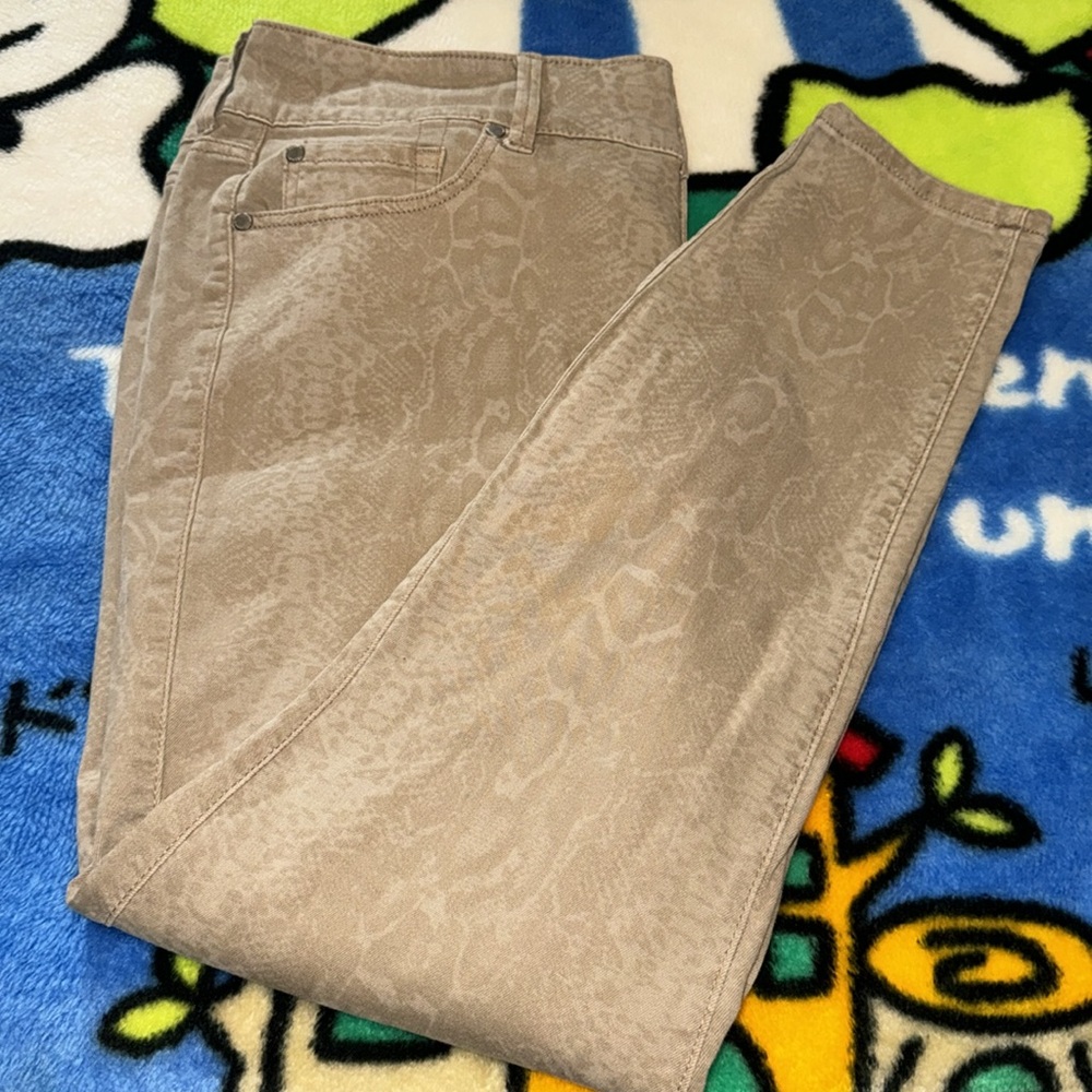 3/$30 Torrid Snake Print Pants